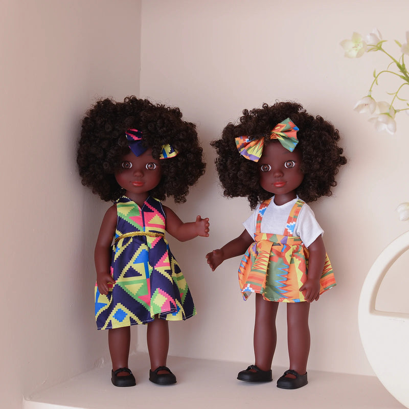 Boneca Negra Estilosa com Cabelo Cacheado